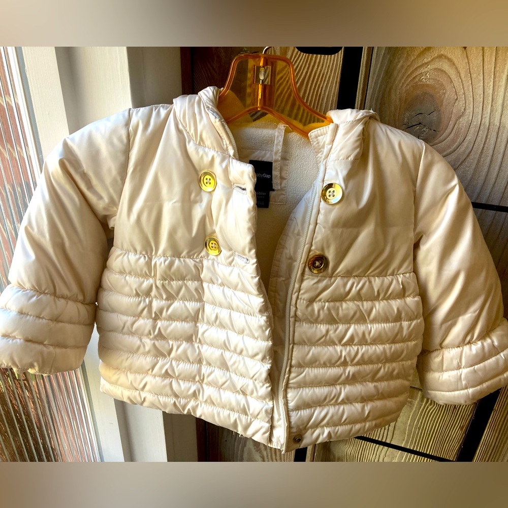 EUC Baby Gap Toddler winter jacket washable.